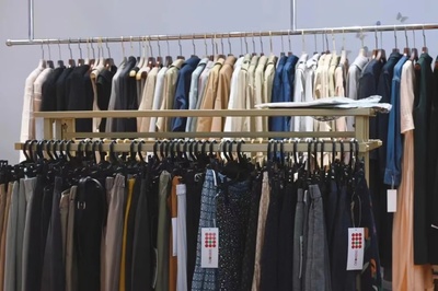 &ldquo;美女企業(yè)家&rdquo;變身時(shí)尚主播!金山這家寶藏服裝工廠店又火了